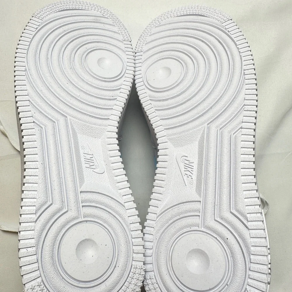 Nike Women's Air Force 1 '07 Shoe Size 8 w/Blue Swish - NEW